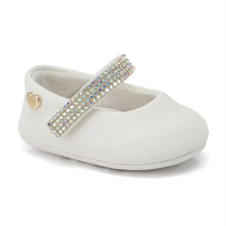 Sapatinho de Bebê Branco com Brilho e Charmoso Coração Dourado