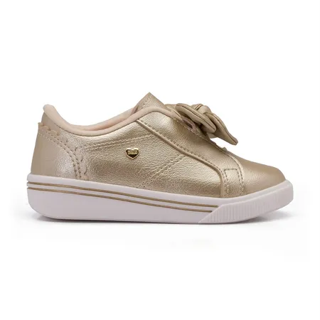 Tênis Slip-On Infantil Dourado Com Laço Mágico Tênis Slip-On Infantil Dourado Com Laço Mágico